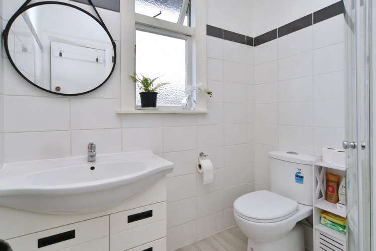 93 Bassett Street Burwood_16