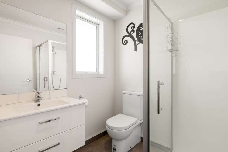 2/180 Burns Street Leamington_11