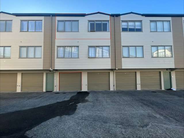 Spacious 3-Bedroom Apartment with Peaceful Bus...