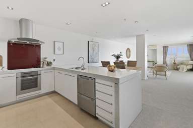 902/72 Devonport Road_4