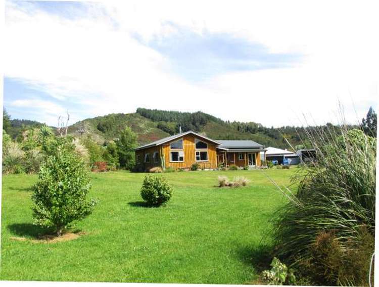 5 Racecourse Road Reefton_15