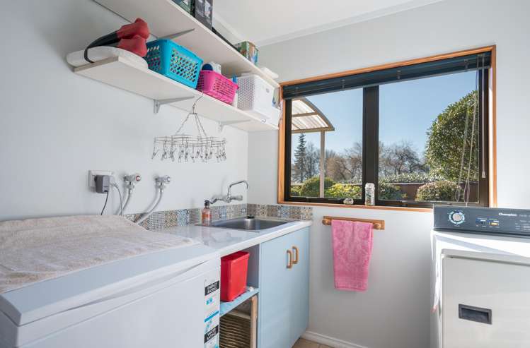 63 Otia Drive Richmond_14