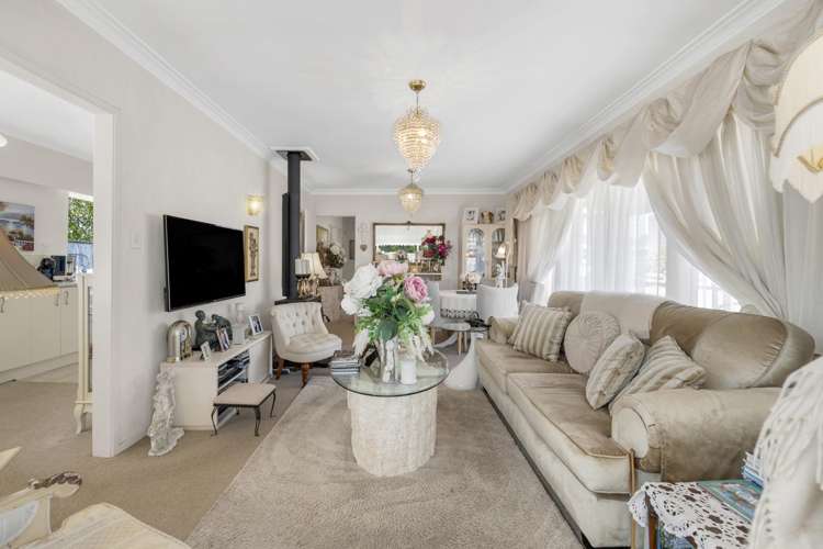 5 Borrowdace Avenue Botany Downs_2