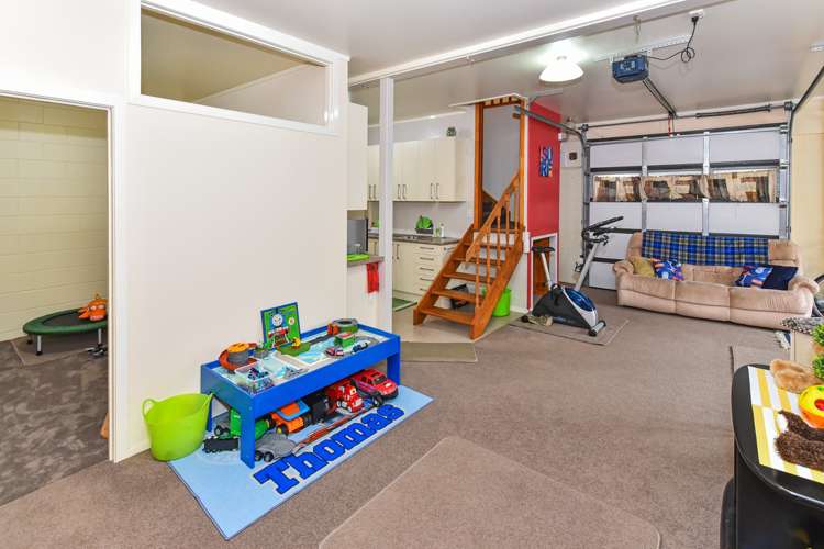 1 Kingsclere Place Goodwood Heights_11