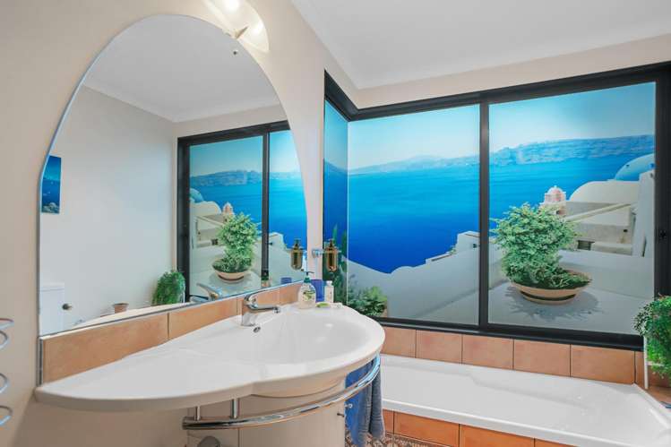 13 Edward Payton Grove Pukehangi_11