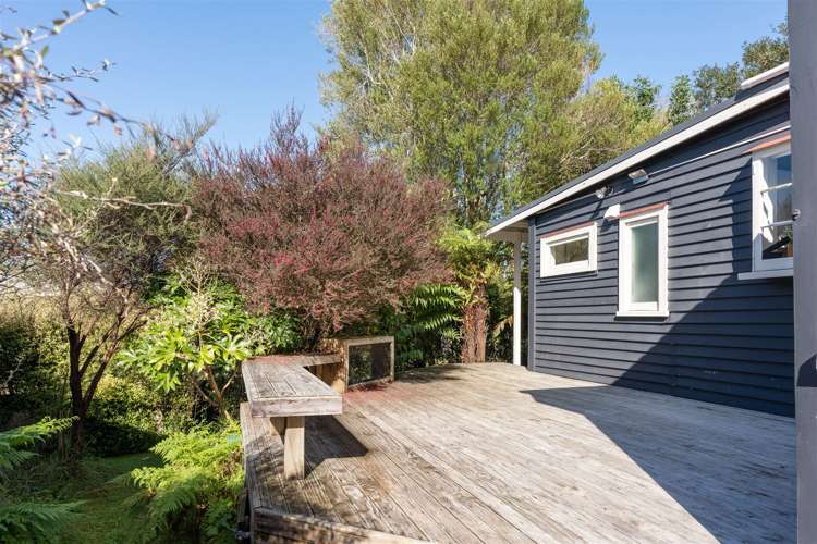 17a Saxbys Road Glenview_14