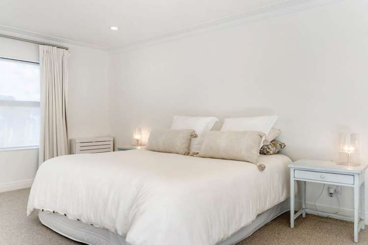 Beach Road Mairangi Bay_11