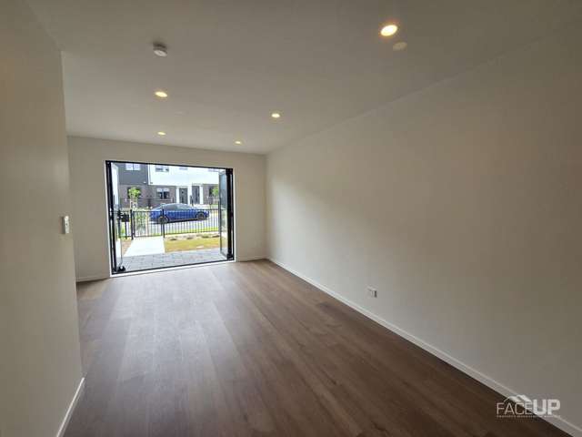 5/3 Firebrick Way Hobsonville_2