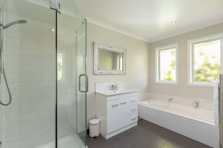 48 Sunningdale Drive Stoke_14