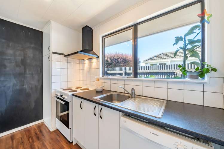 2/43 Leighton Avenue Waiwhetu_13