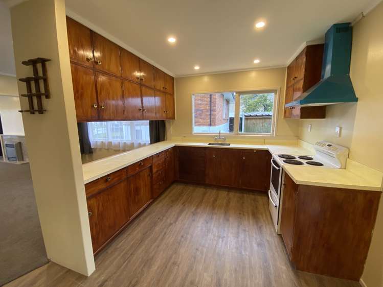 87 Royal View Road Te Atatu South_4