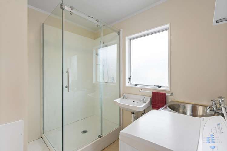 3/154 Onepu Road Lyall Bay_6