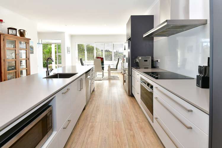 5 Couldrey Crescent Red Beach_7