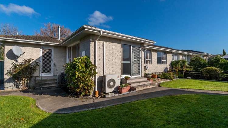 2/16 Oldham Crescent Halswell_1