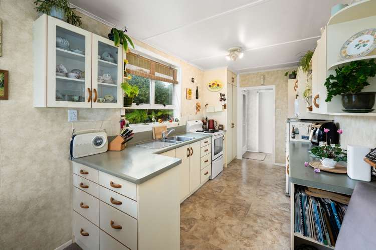 14 Elliott Crescent Owhata_5