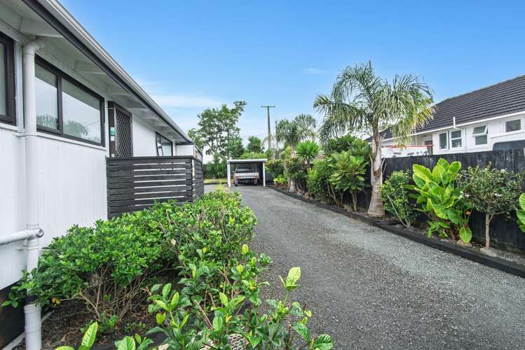 23 Great North Road Te Kamo_12