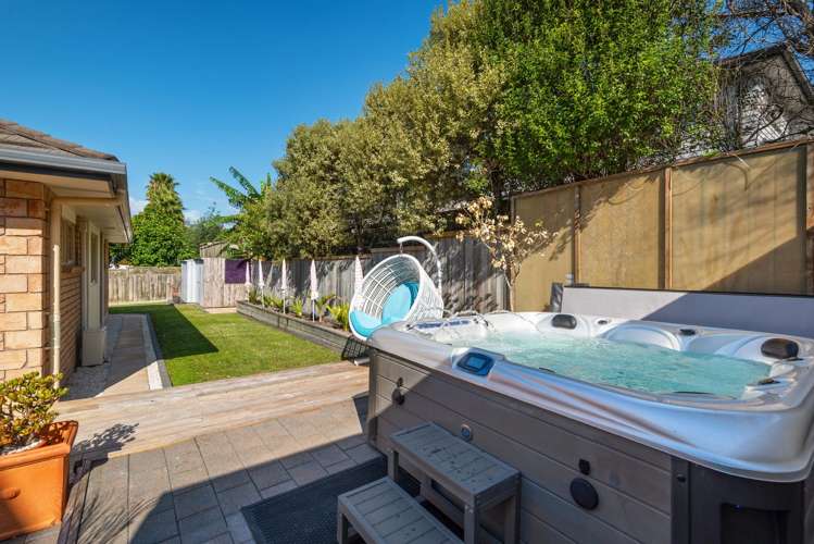 12 English Oak Drive Schnapper Rock_23