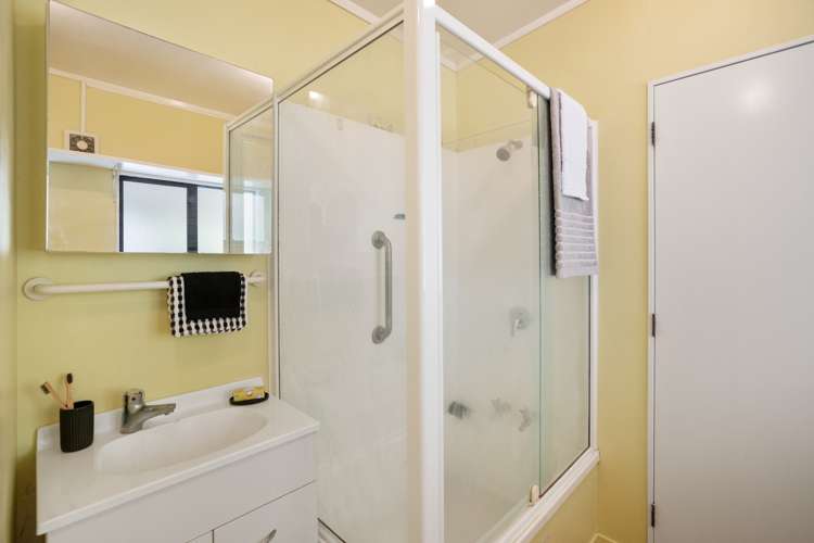 138 The Parade Paekakariki_25