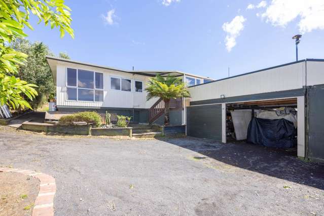 Rural Views & Easy Living in Meremere