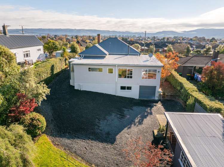 56 Gladstone Road North_1