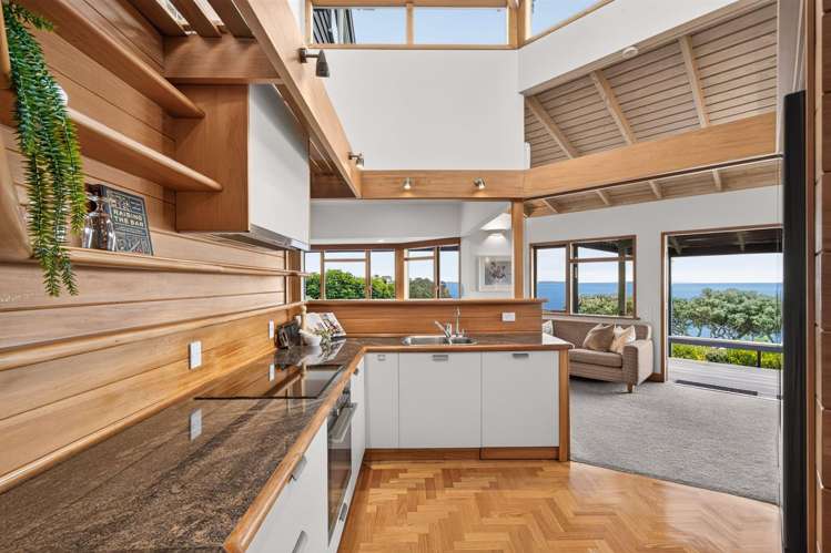 153 Beach Road Castor Bay_23