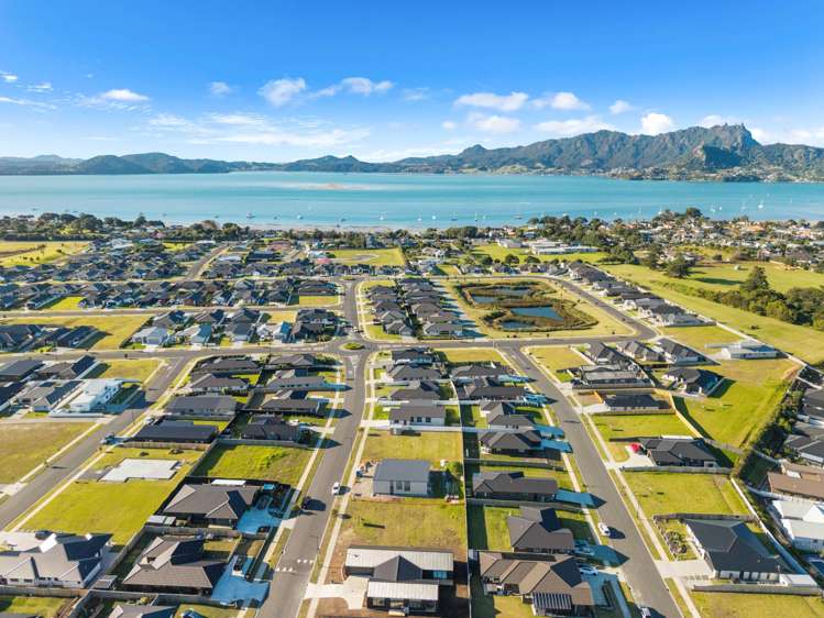 21 Te Piriti Road One Tree Point_8
