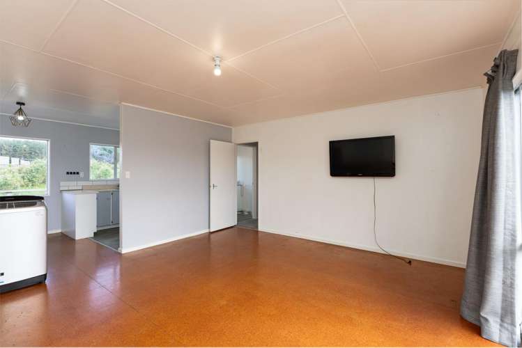 13 Simcox Street Otaki Beach_6