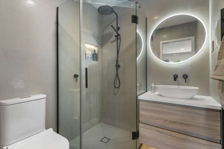 1/131 Carlisle Road Browns Bay_14