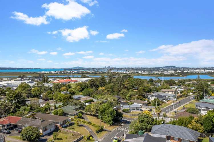 13a Divich Avenue Te Atatu South_11