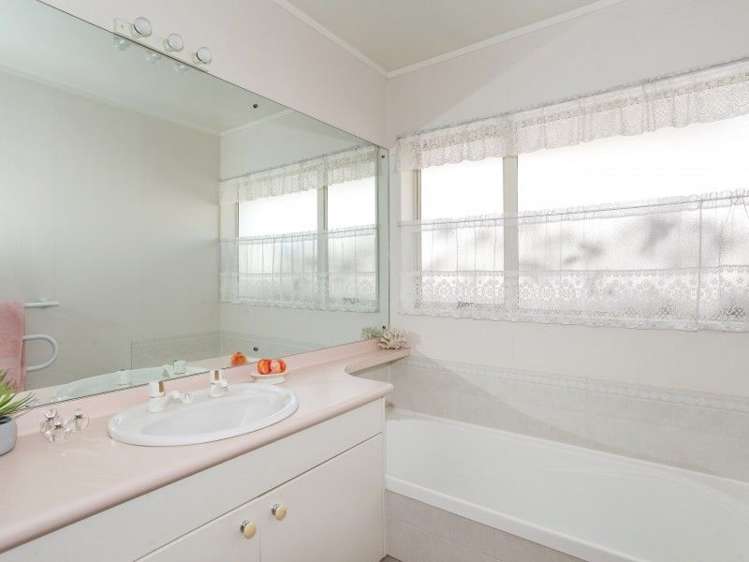 1/42 Stewart Gibson Place Manurewa_11