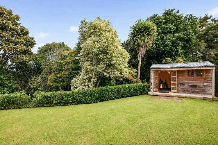 12 McLaren Place Chedworth_33