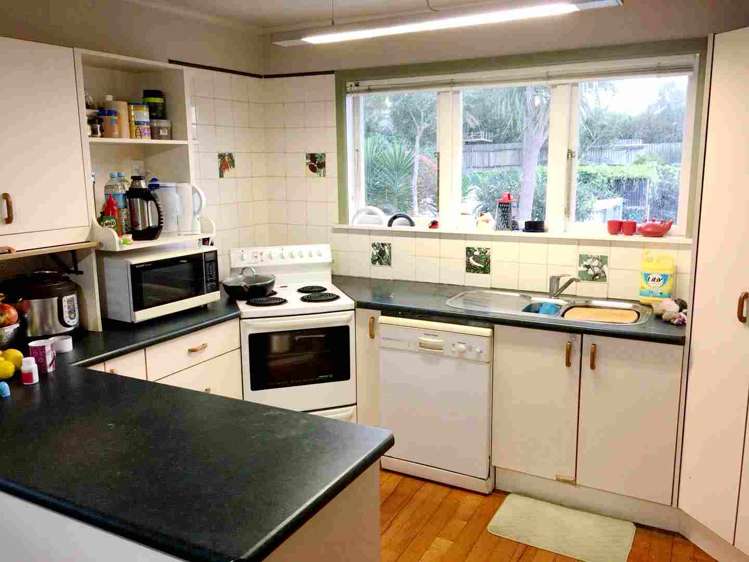 70 Tiroroa Ave Te Atatu South_6