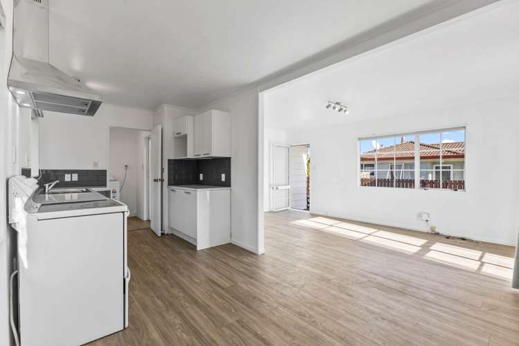 1/8 Sparrow Place Manurewa_7