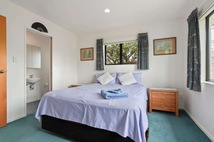 5a Kokiri Street Te Atatu South_12