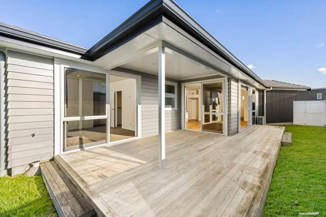 9 Couldrey Crescent Red Beach_4