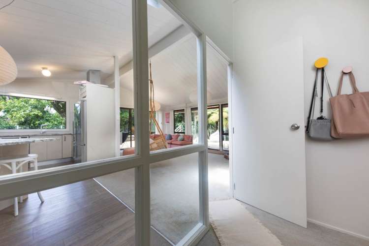 156 Woodlands Park Road Titirangi_11