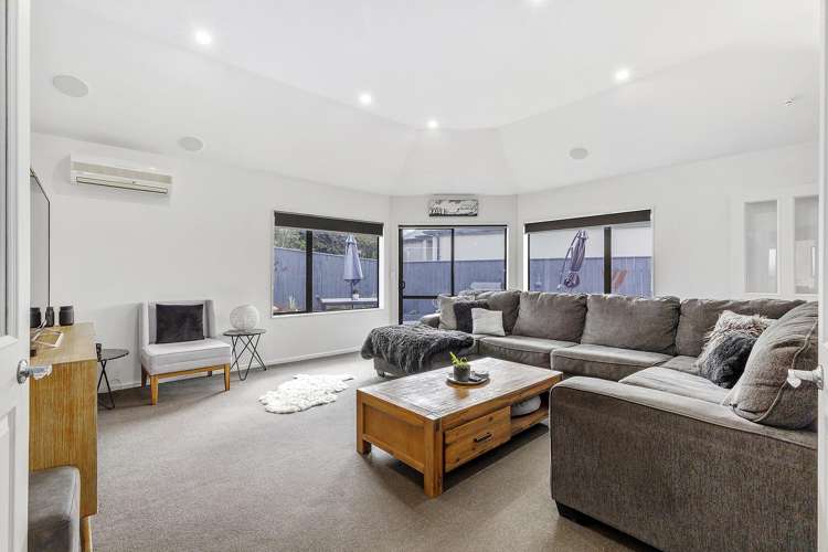 2 Endeavour Drive Whitby_9