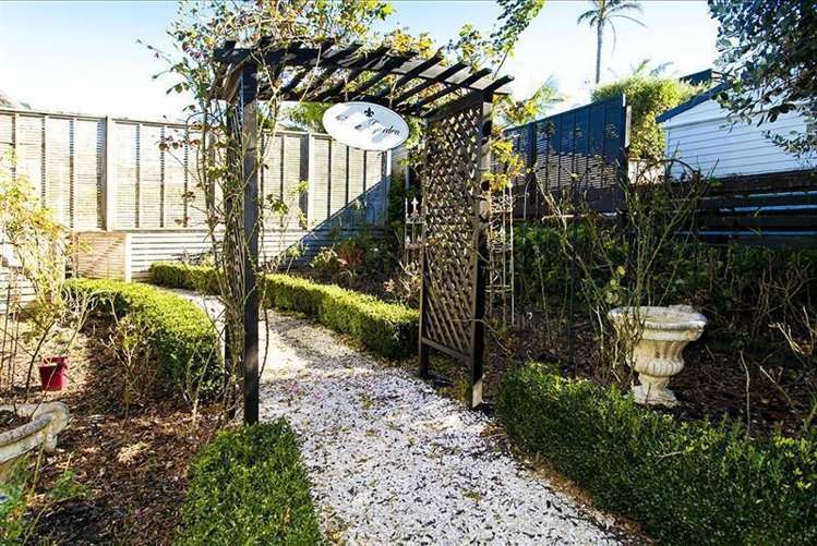 63 Seaview Road Castor Bay_25