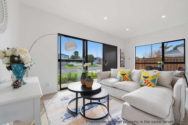 7/63 Gloria Avenue Te Atatu Peninsula_1