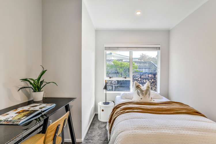 10 Woodfern Crescent Titirangi_18