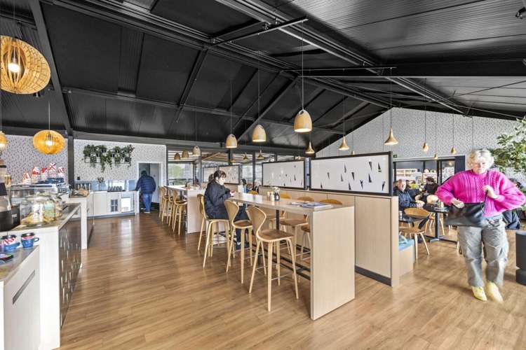 1027 Ferry Road Ferrymead_11