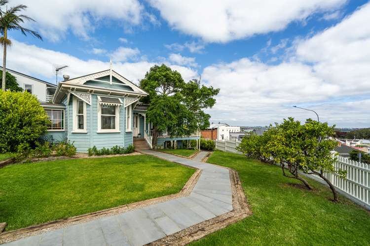 2/74 Victoria Road Devonport_6