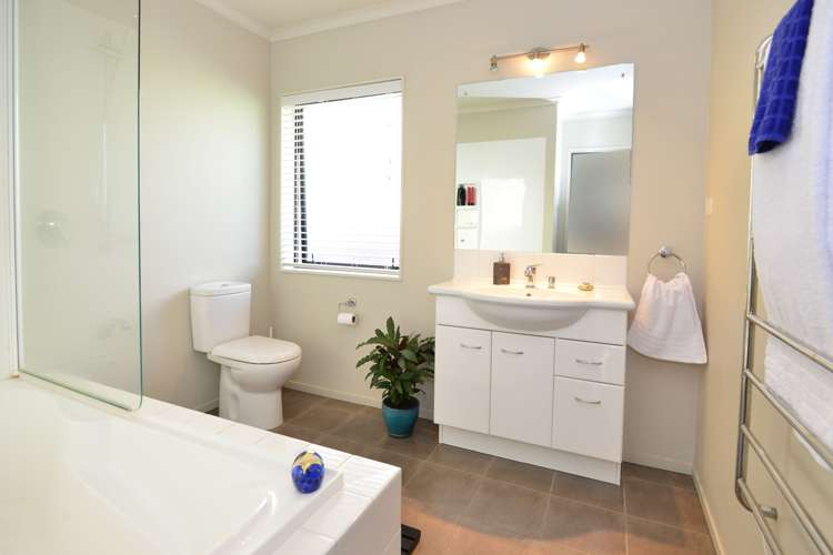 1 Barwick Place Stanmore Bay_11