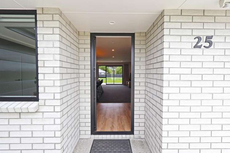 25 Glenda Place Seaward Bush_24