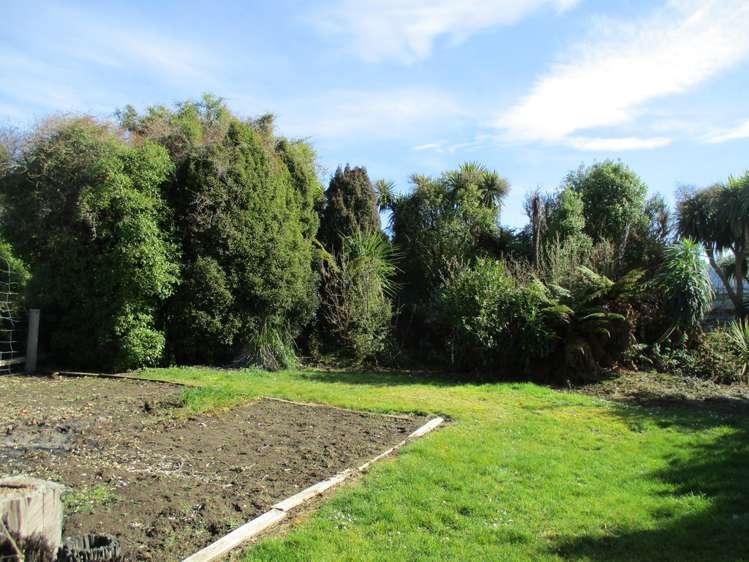 7 Park Lane Owaka_10