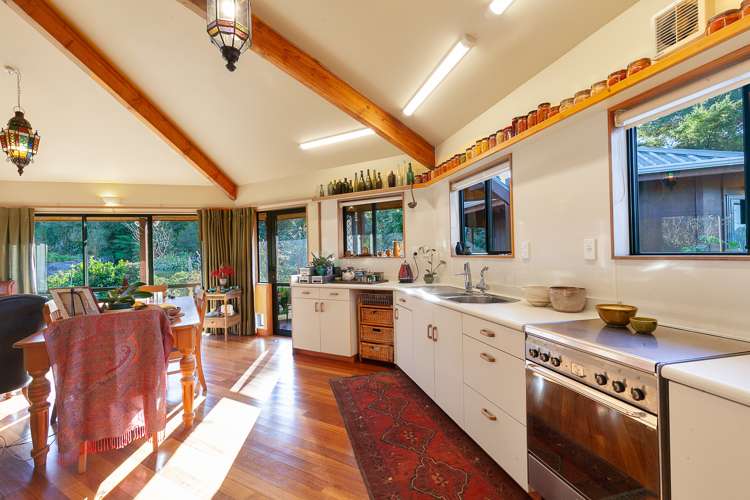 10 Labyrinth Lane Takaka_2