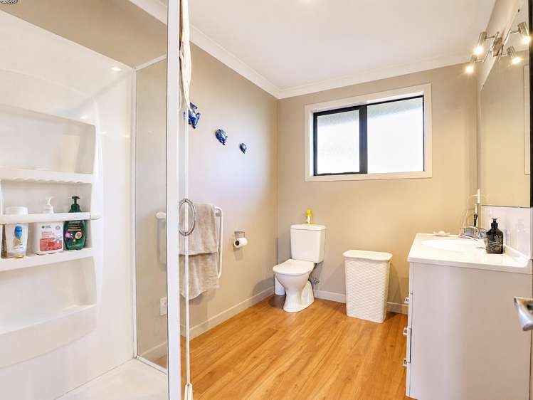 35 Thomas Road Huntington_16