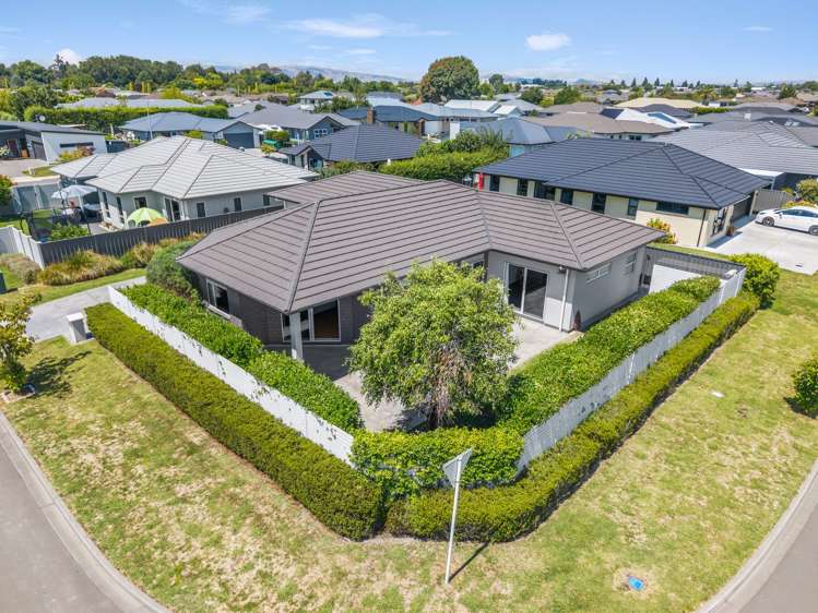 2 Drovers Way Frimley_25