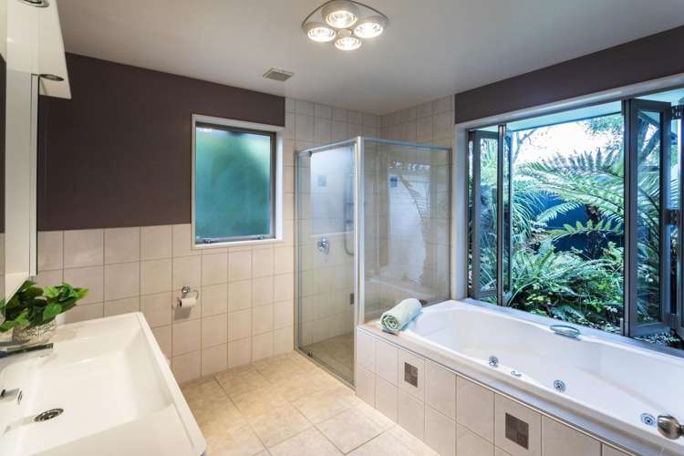 37 Hussey Road Harewood_11