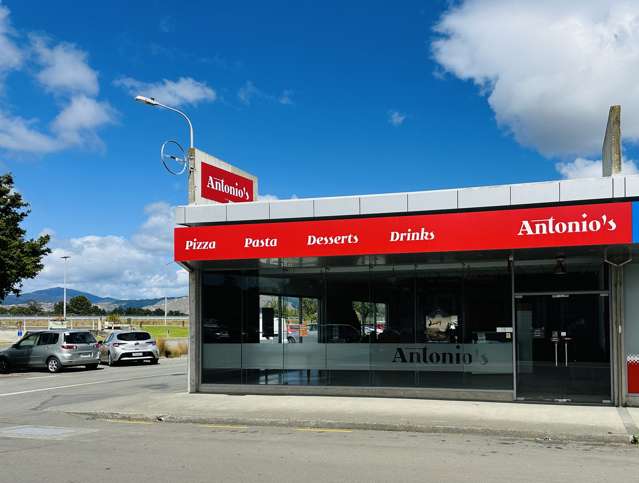 Prime hospitality & retail space for lease – Otaki